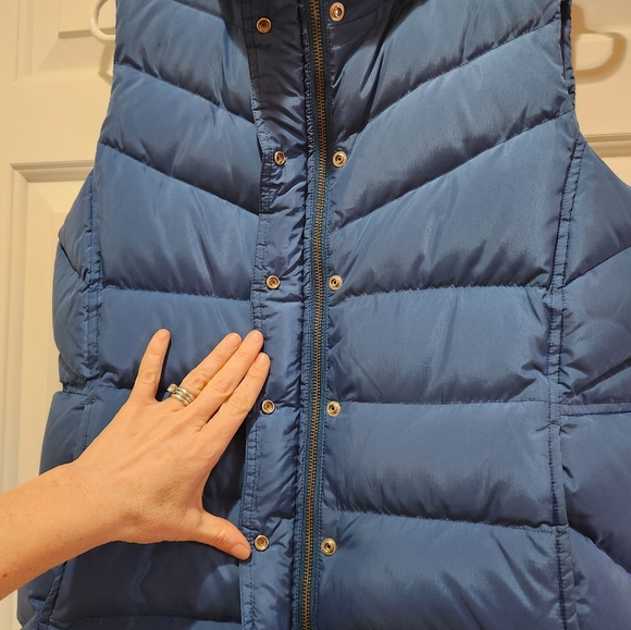 J Crew down puffer vest, Small, blue - Picture 4 of 8